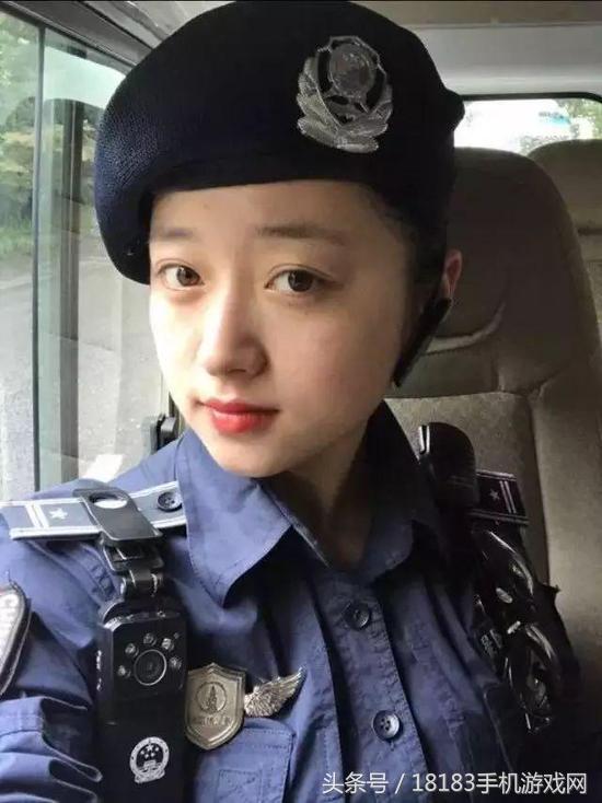 哈爾濱巡邏隊警官因酷似陳偉霆走紅，哈爾濱巡邏警官因神似陳偉霆成網(wǎng)紅