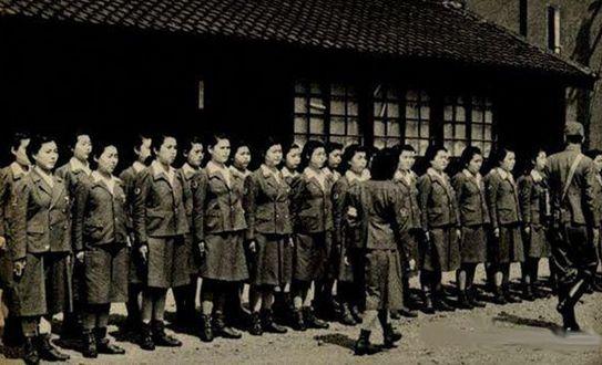 二戰(zhàn)日本女兵體檢尷尬圖片，歷史、性別與身體的交織，二戰(zhàn)日本女兵體檢的尷尬瞬間，歷史、性別與身體的交織圖片