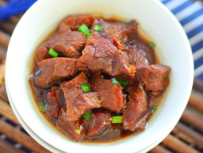 牛肉烹飪指南，美味佳肴的制作秘訣，牛肉烹飪寶典，美味佳肴制作指南