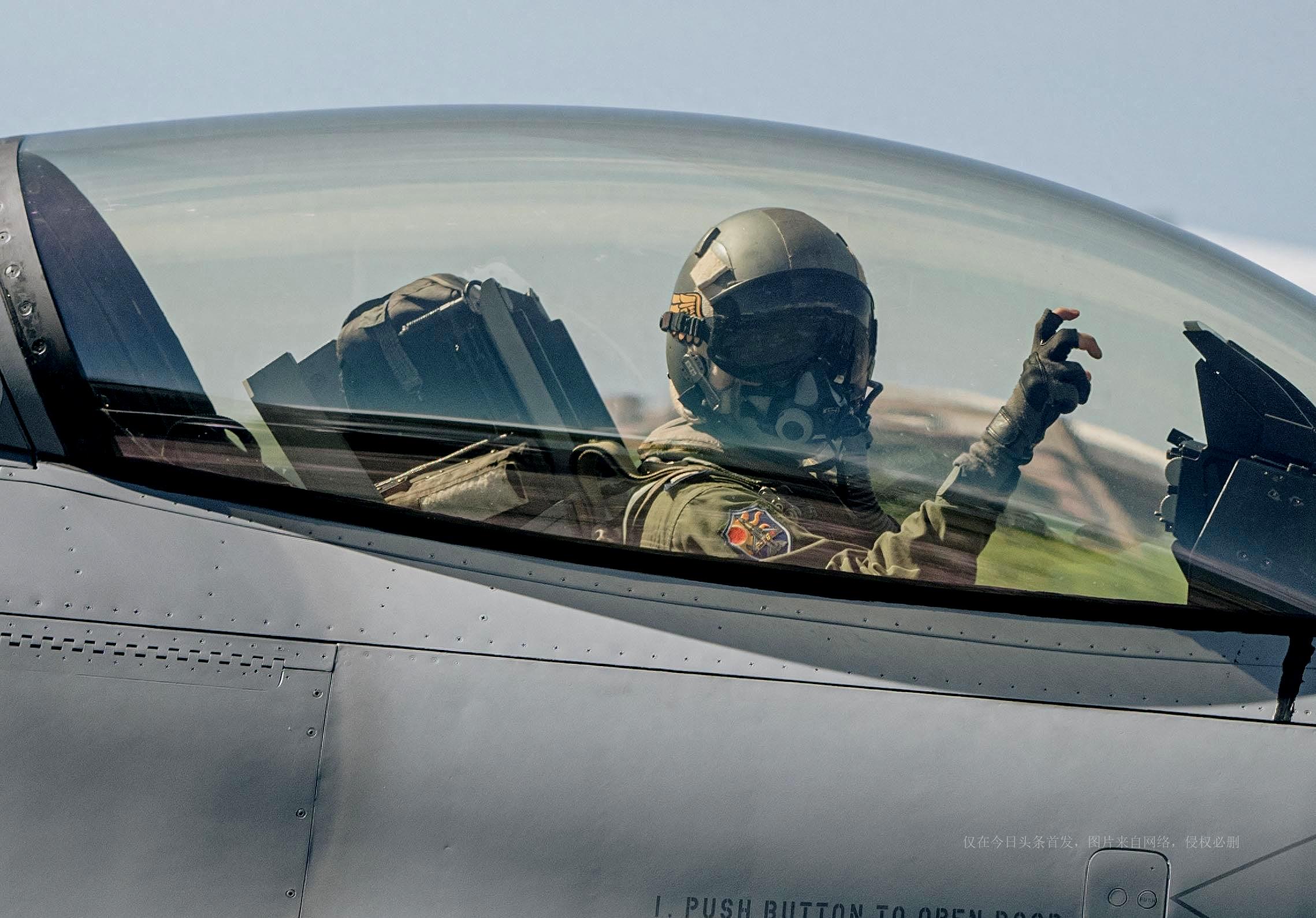 殲-10C與F-16，空中巨人的對(duì)比與解析，殲-10C與F-16，空中巨人的深度對(duì)比與解析