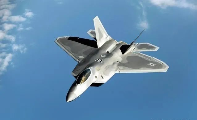 殲-20與F-22載彈量對比，空中巨無霸的較量，殲-20與F-22載彈量對比，空中巨無霸的較量揭秘